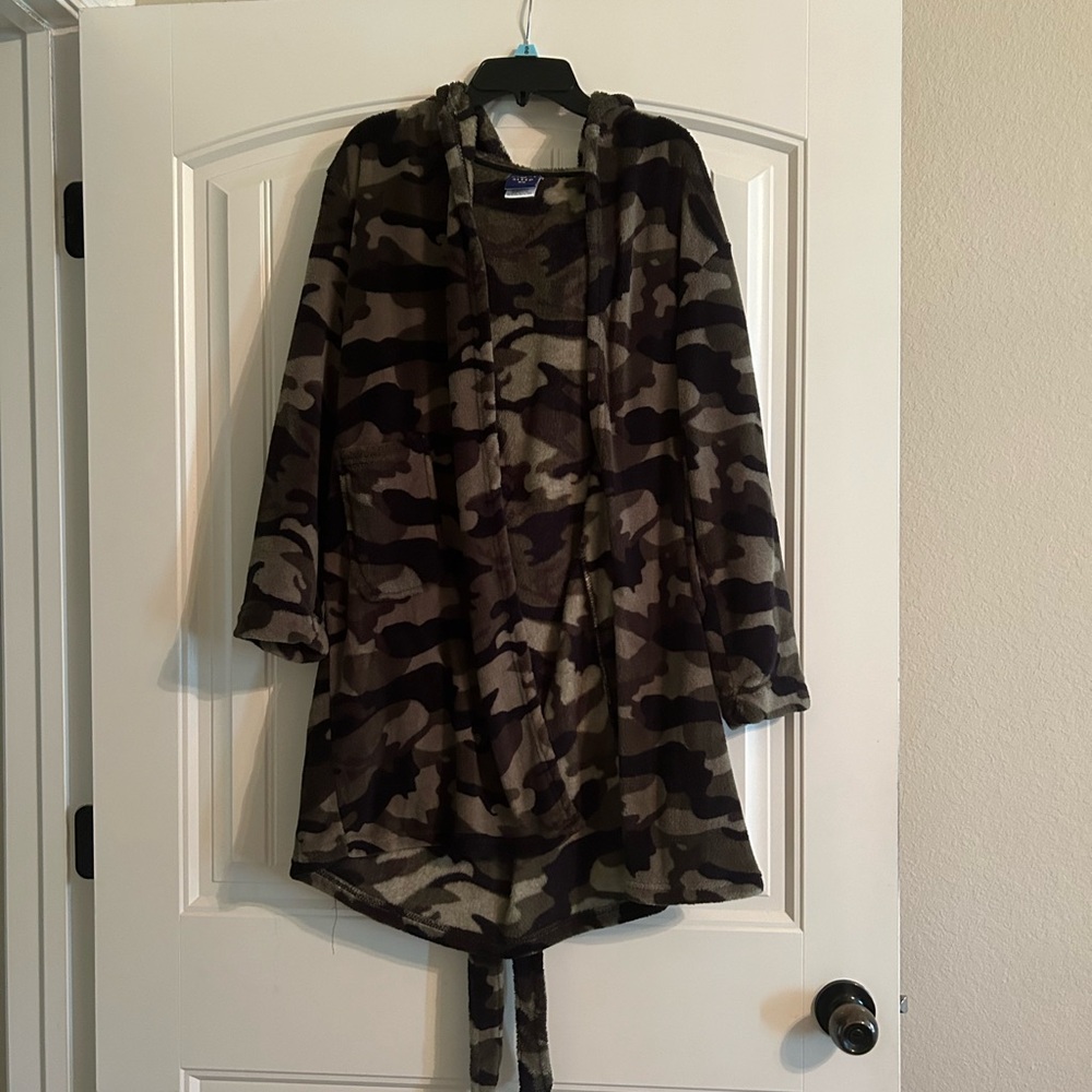 Prince of sleep camo robe